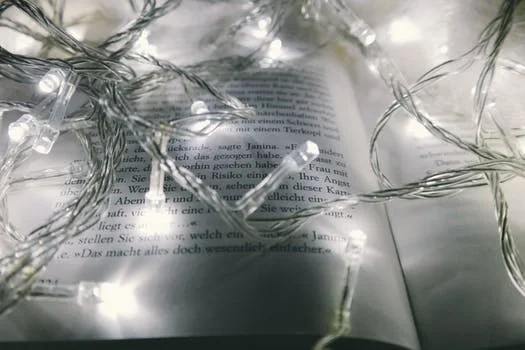 Book w lights